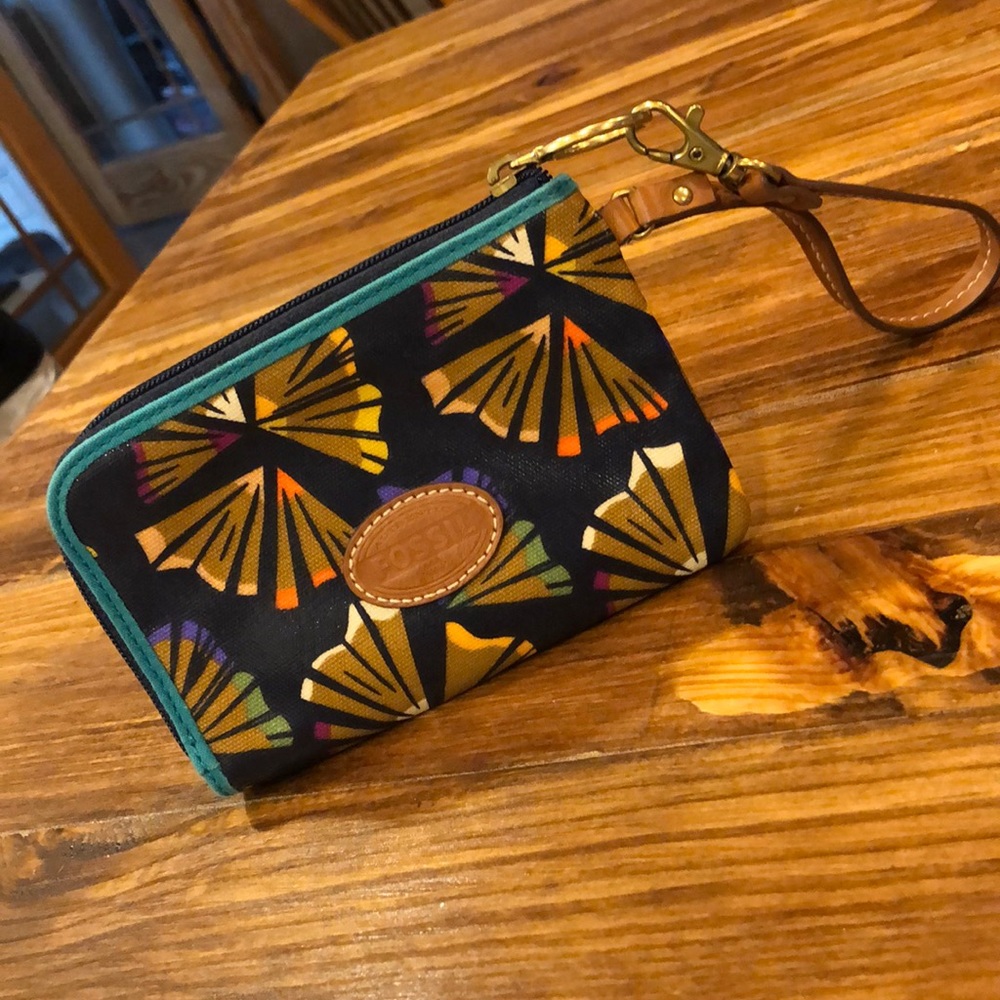Fossil wristlet